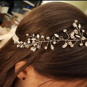 Beautiful twigs & honey headpiece for special occasions. Worn once! Comes w/ box